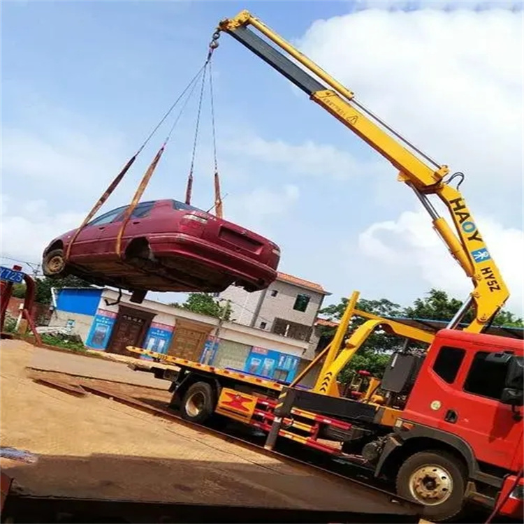 吴川吊车救援小汽车怎么吊