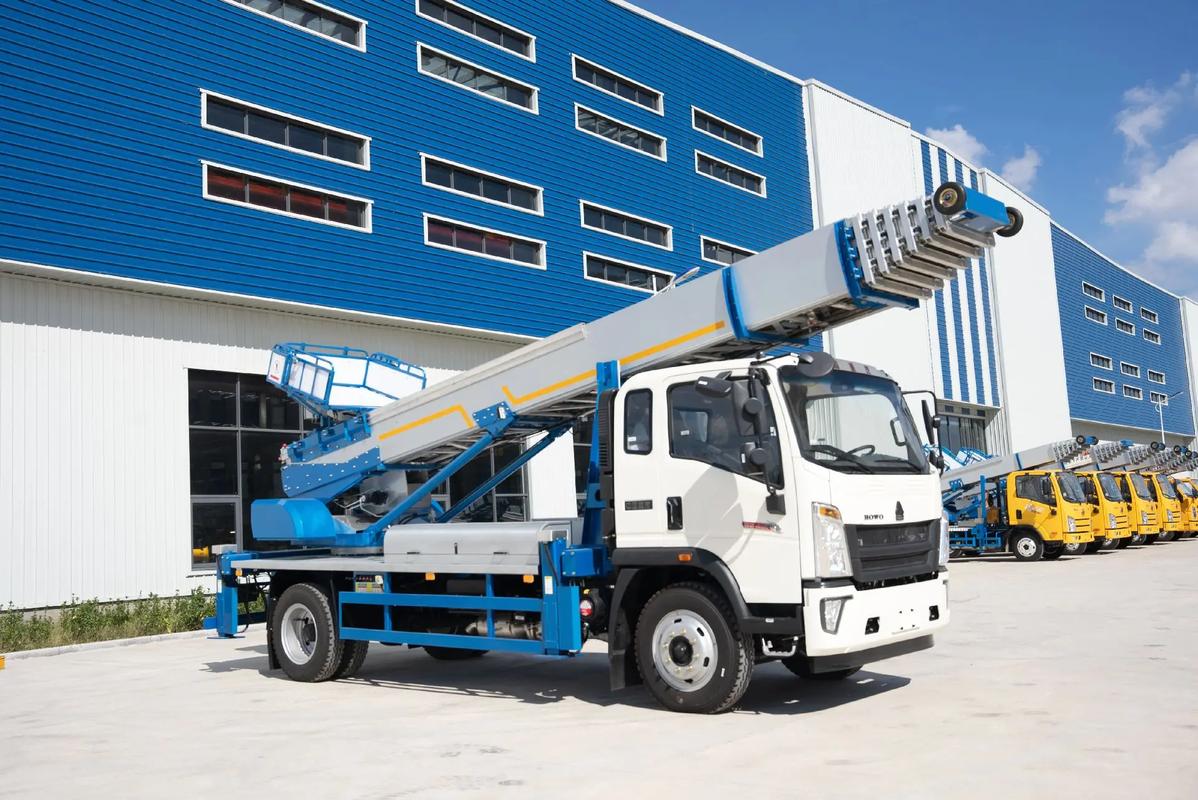 吴川出租云梯车高空作业车 建筑垃圾搬运